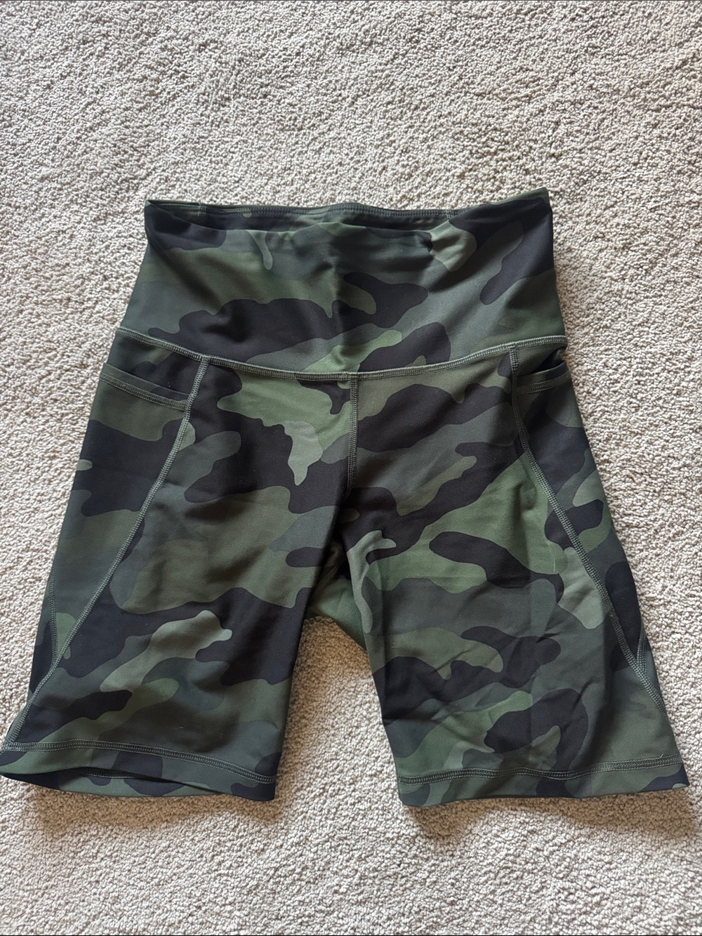 Old Navy High-Waist Camo Women’s Bike Shorts - Green Camouflage